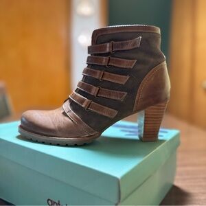 Antelope ankle suede boots brown size euro 39, US 8.5